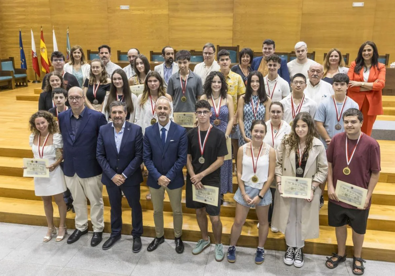 Entrega de premios de las Olimpiadas de Dibujo Técnico de Cantabria 2025